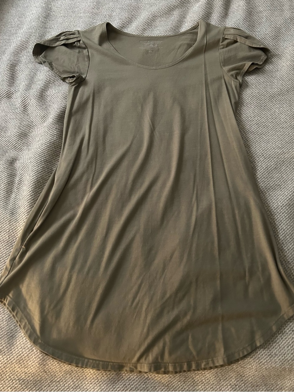 Blue Platypus tulip-sleeve tunic w/pockets, olive